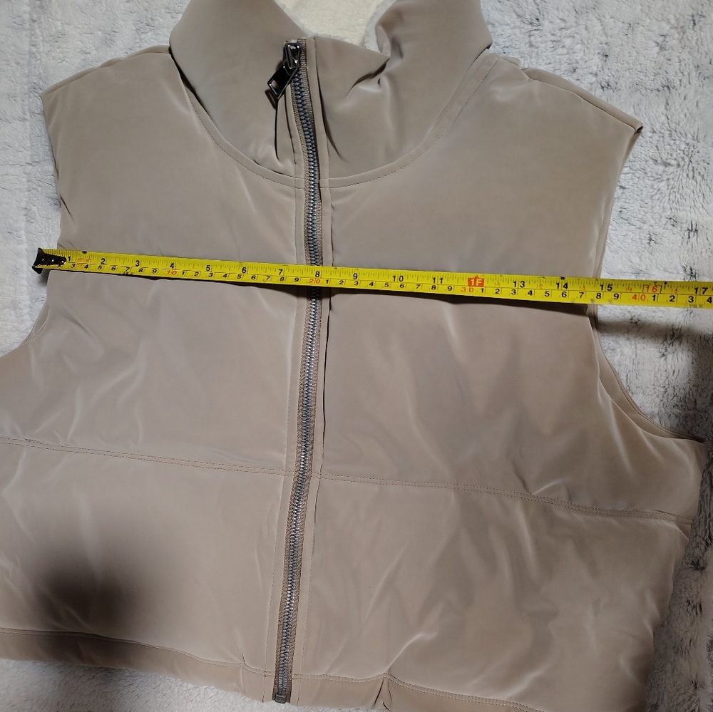 NWT Spanx Puffer Vest "Driftwood"/Ivory Women's Medium CURRENT STYLE - NEW!!! - Picture 9 of 9